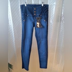 NWT Case Skinny Butt Lift Jeans Size 11